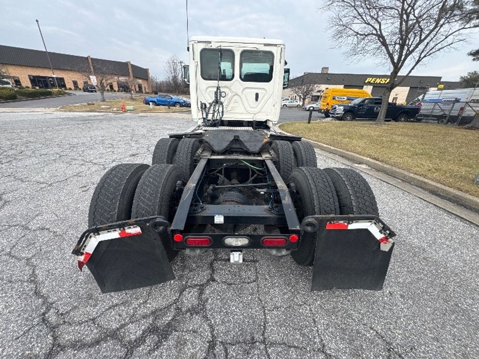 Day Cab Tractor-Heavy Duty Tractors-Freightliner-2020-T12664ST-Essex-MD-390,242\n\t\tmiles-$ 52,000 - Image 6