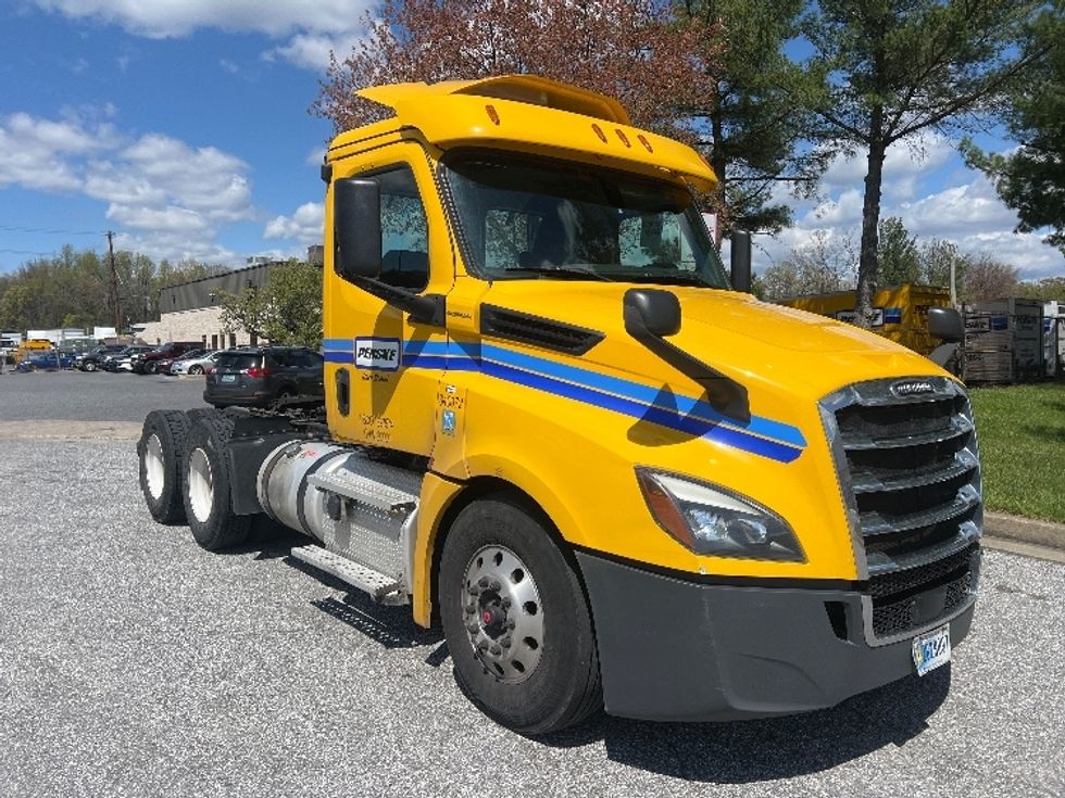 Day Cab Tractor-Heavy Duty Tractors-Freightliner-2020-T12664ST-Essex-MD-445,613\n\t\tmiles-$ 43,000 - Image 1