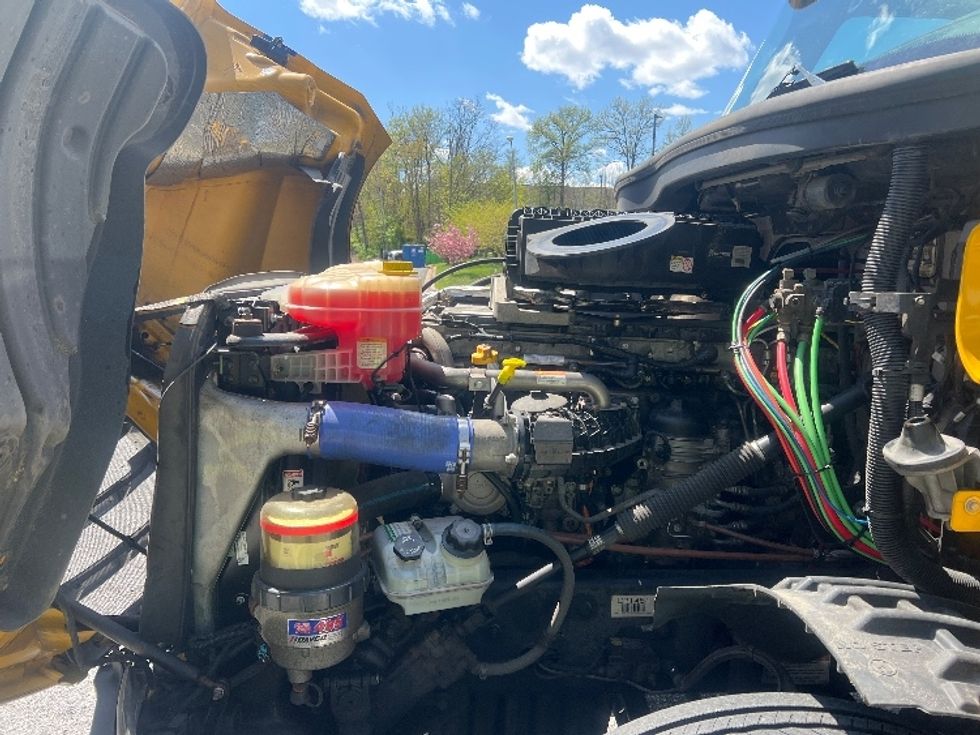 Day Cab Tractor-Heavy Duty Tractors-Freightliner-2020-T12664ST-Essex-MD-445,613\n\t\tmiles-$ 43,000 - Image 16