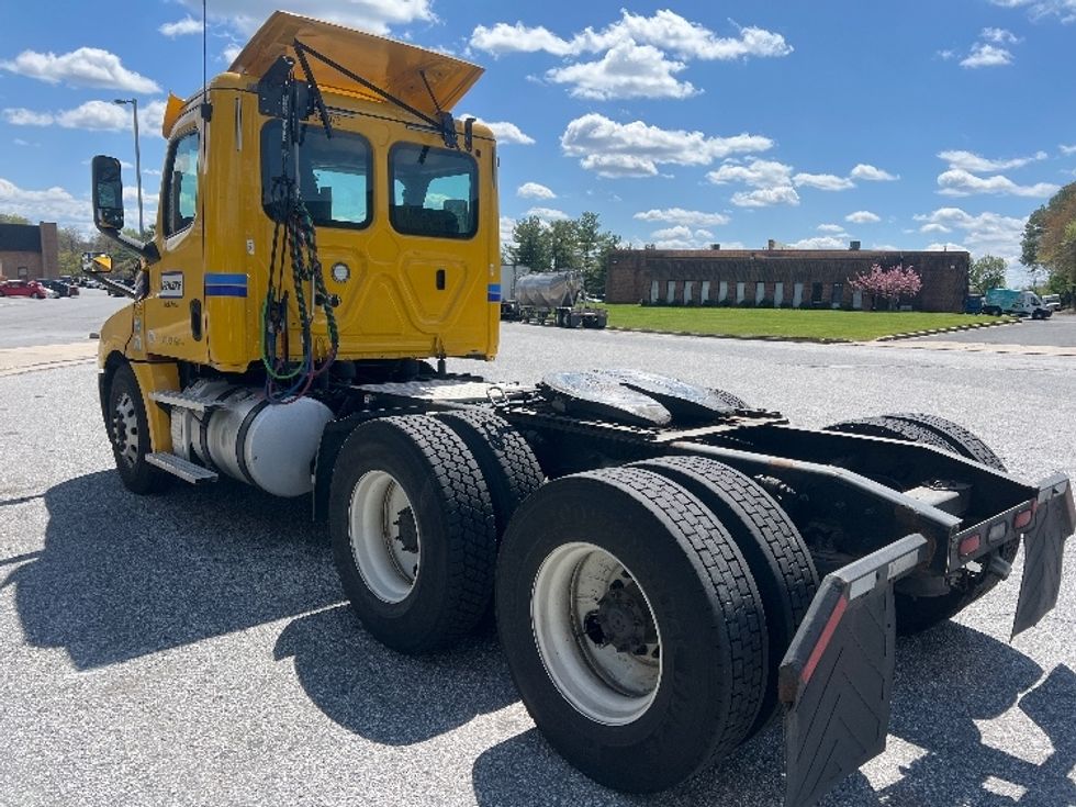 Day Cab Tractor-Heavy Duty Tractors-Freightliner-2020-T12664ST-Essex-MD-445,613\n\t\tmiles-$ 43,000 - Image 5