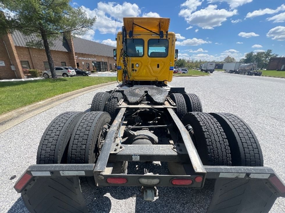 Day Cab Tractor-Heavy Duty Tractors-Freightliner-2020-T12664ST-Essex-MD-445,613\n\t\tmiles-$ 43,000 - Image 6