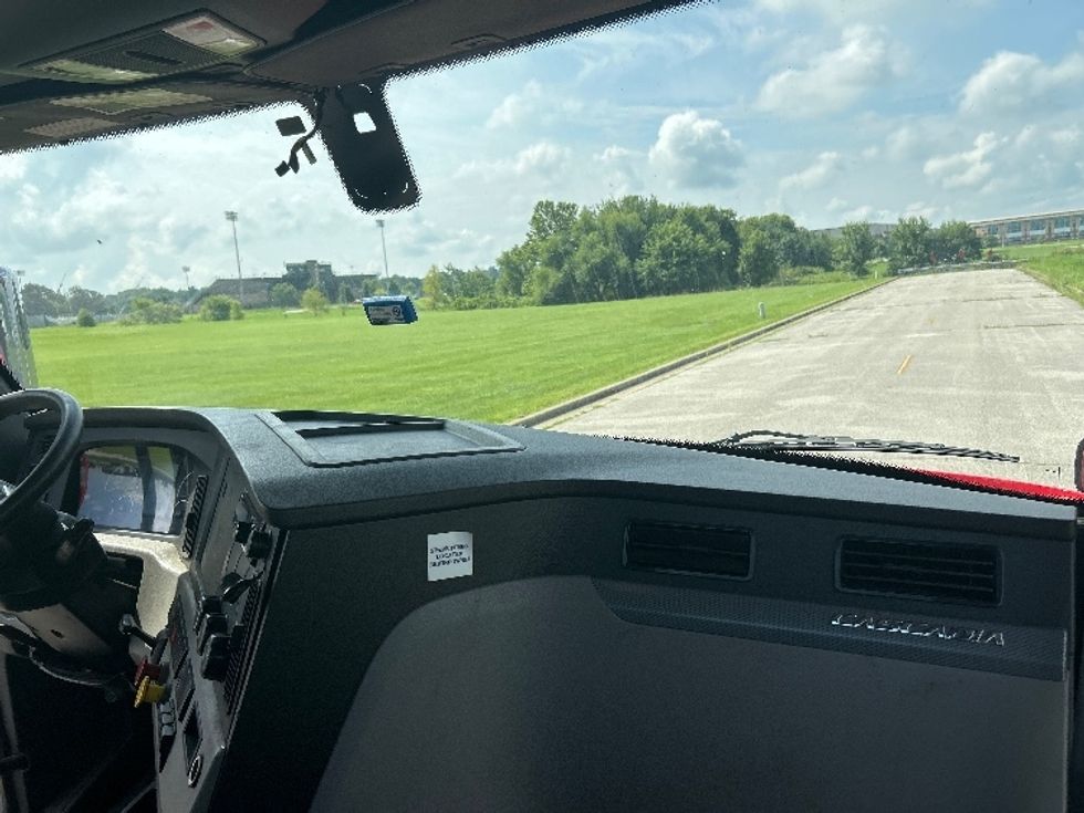 Day Cab Tractor-Heavy Duty Tractors-Freightliner-2020-T12664ST-Evansville-IN-352,562\n\t\tmiles-$ 50,500 - Image 13