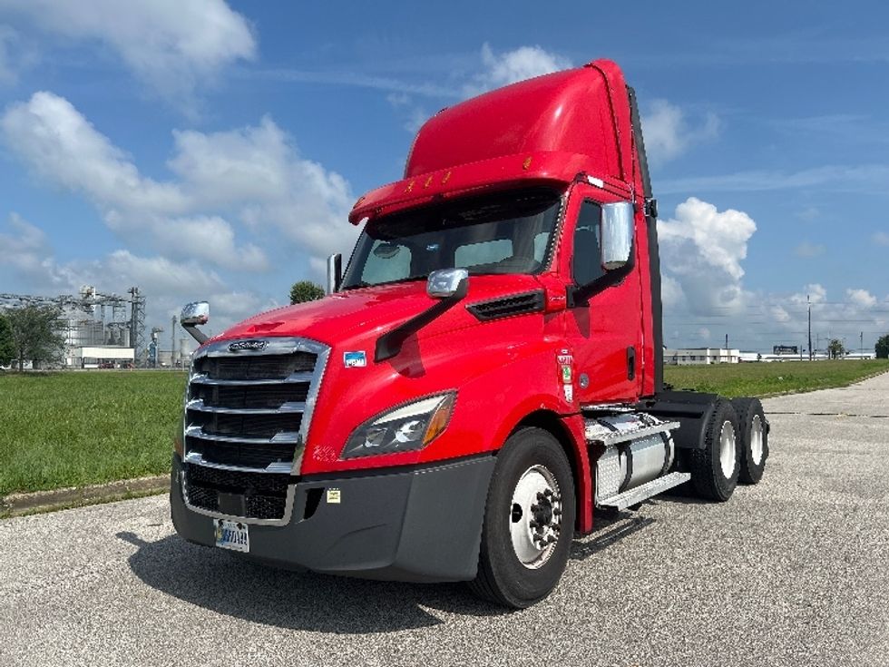 Day Cab Tractor-Heavy Duty Tractors-Freightliner-2020-T12664ST-Evansville-IN-352,562\n\t\tmiles-$ 50,500 - Image 3