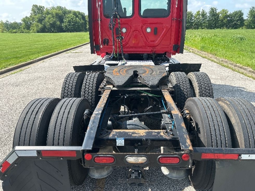 Day Cab Tractor-Heavy Duty Tractors-Freightliner-2020-T12664ST-Evansville-IN-352,562\n\t\tmiles-$ 50,500 - Image 6