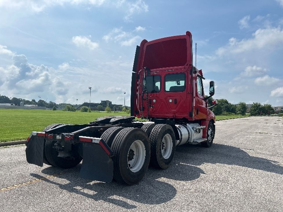 Day Cab Tractor-Heavy Duty Tractors-Freightliner-2020-T12664ST-Evansville-IN-352,562\n\t\tmiles-$ 50,500 - Image 7
