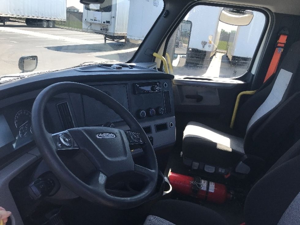 Day Cab Tractor-Heavy Duty Tractors-Freightliner-2020-T12664ST-Evansville-IN-459,782\n\t\tmiles-$ 59,500 - Image 10