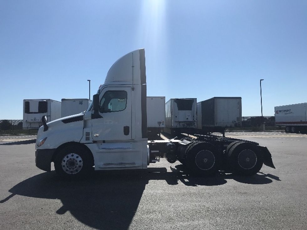 Day Cab Tractor-Heavy Duty Tractors-Freightliner-2020-T12664ST-Evansville-IN-459,782\n\t\tmiles-$ 59,500 - Image 4