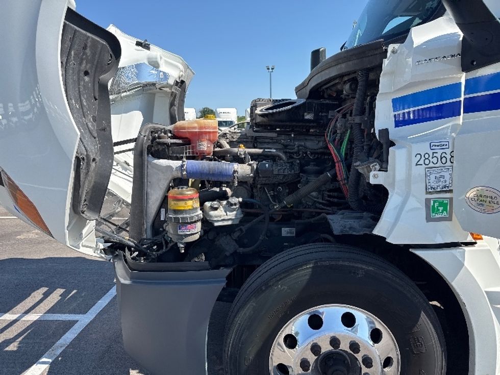 Day Cab Tractor-Heavy Duty Tractors-Freightliner-2020-T12664ST-Evansville-IN-482,523\n\t\tmiles-$ 46,000 - Image 16