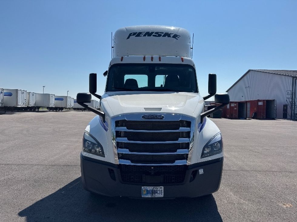 Day Cab Tractor-Heavy Duty Tractors-Freightliner-2020-T12664ST-Evansville-IN-482,523\n\t\tmiles-$ 46,000 - Image 2