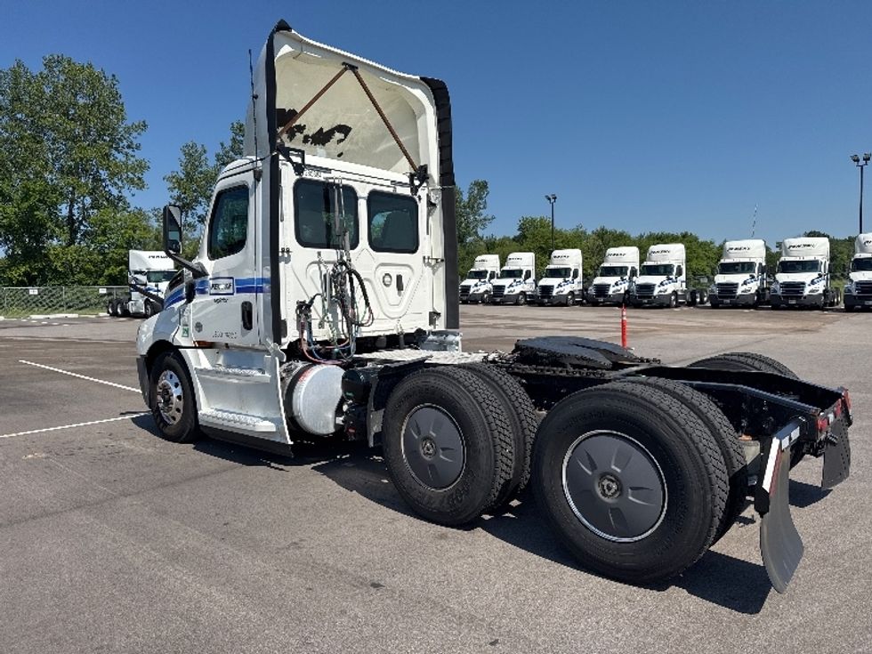 Day Cab Tractor-Heavy Duty Tractors-Freightliner-2020-T12664ST-Evansville-IN-482,523\n\t\tmiles-$ 46,000 - Image 5