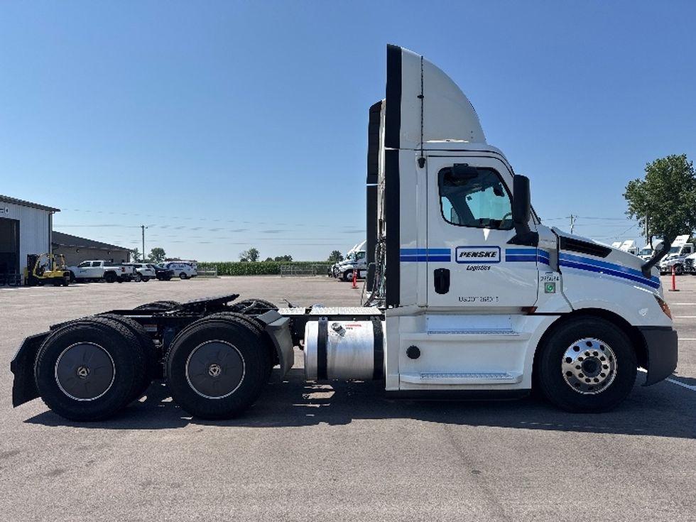 Day Cab Tractor-Heavy Duty Tractors-Freightliner-2020-T12664ST-Evansville-IN-482,523\n\t\tmiles-$ 46,000 - Image 8