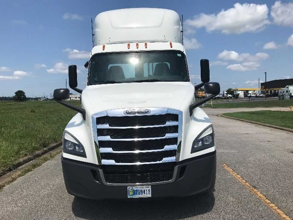 Day Cab Tractor-Heavy Duty Tractors-Freightliner-2020-T12664ST-Evansville-IN-489,190\n\t\tmiles-$ 55,750 - Image 2