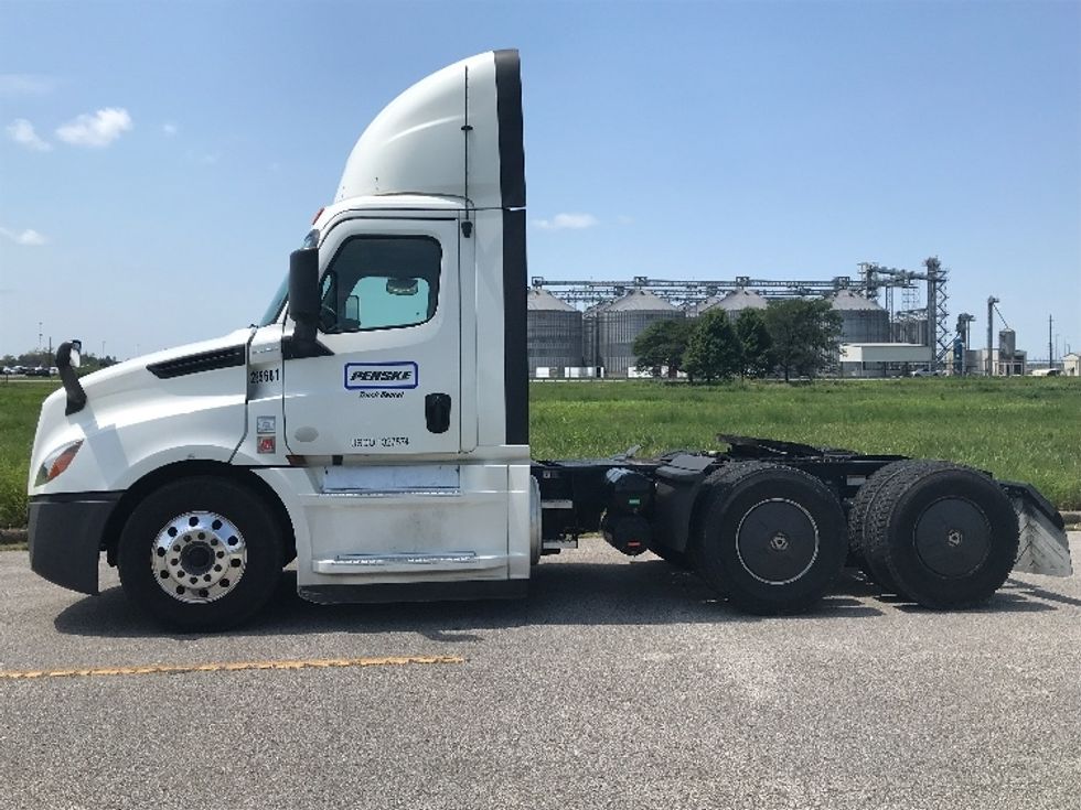 Day Cab Tractor-Heavy Duty Tractors-Freightliner-2020-T12664ST-Evansville-IN-489,190\n\t\tmiles-$ 55,750 - Image 4