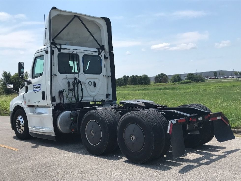 Day Cab Tractor-Heavy Duty Tractors-Freightliner-2020-T12664ST-Evansville-IN-489,190\n\t\tmiles-$ 55,750 - Image 5