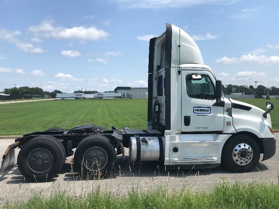 Day Cab Tractor-Heavy Duty Tractors-Freightliner-2020-T12664ST-Evansville-IN-489,190\n\t\tmiles-$ 55,750 - Image 8