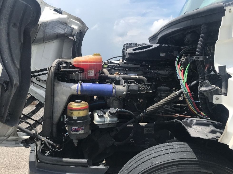 Day Cab Tractor-Heavy Duty Tractors-Freightliner-2020-T12664ST-Evansville-IN-621,629\n\t\tmiles-$ 36,000 - Image 16