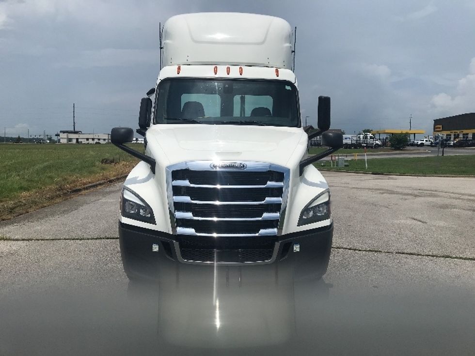 Day Cab Tractor-Heavy Duty Tractors-Freightliner-2020-T12664ST-Evansville-IN-621,629\n\t\tmiles-$ 36,000 - Image 2