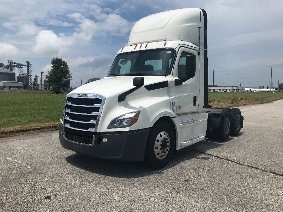 Day Cab Tractor-Heavy Duty Tractors-Freightliner-2020-T12664ST-Evansville-IN-621,629\n\t\tmiles-$ 36,000 - Image 3