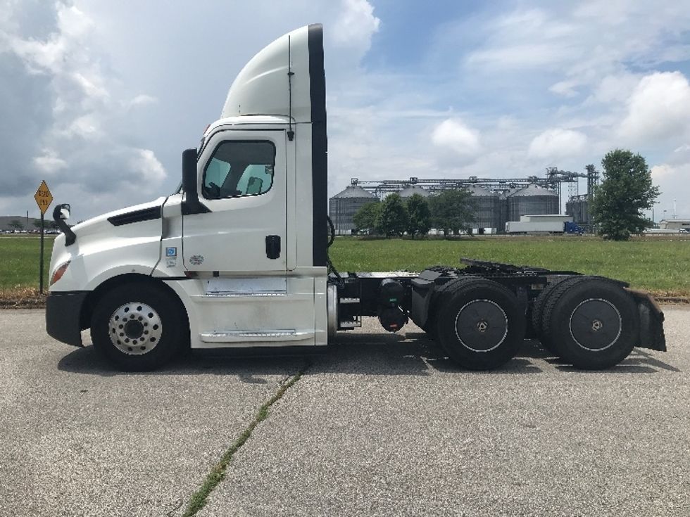 Day Cab Tractor-Heavy Duty Tractors-Freightliner-2020-T12664ST-Evansville-IN-621,629\n\t\tmiles-$ 36,000 - Image 4