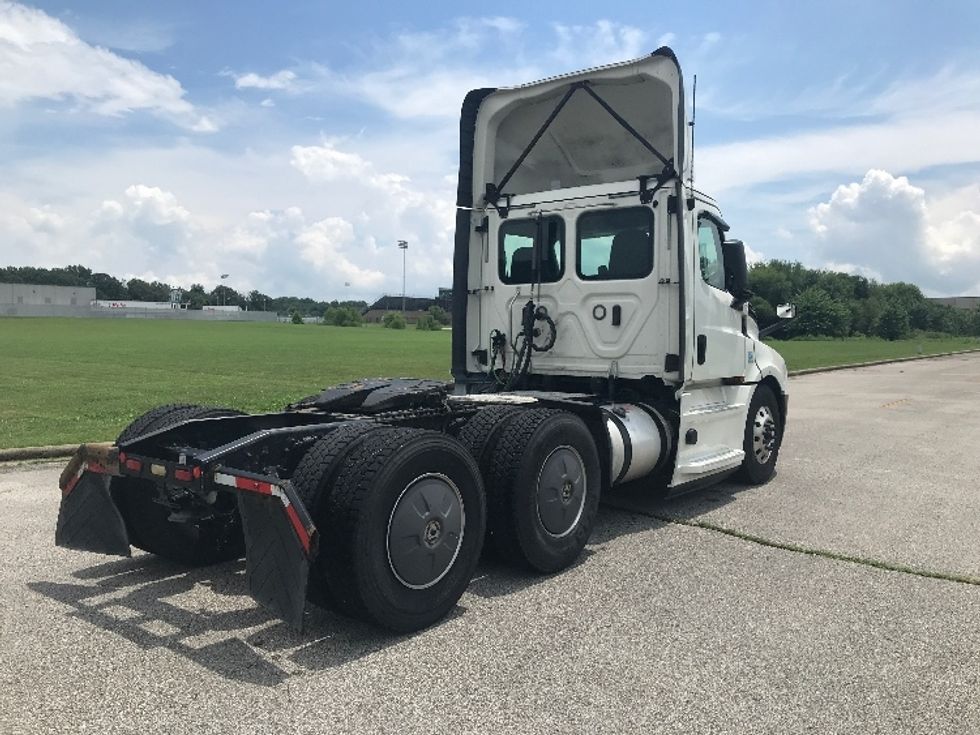 Day Cab Tractor-Heavy Duty Tractors-Freightliner-2020-T12664ST-Evansville-IN-621,629\n\t\tmiles-$ 36,000 - Image 7