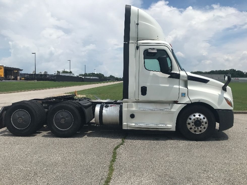 Day Cab Tractor-Heavy Duty Tractors-Freightliner-2020-T12664ST-Evansville-IN-621,629\n\t\tmiles-$ 36,000 - Image 8