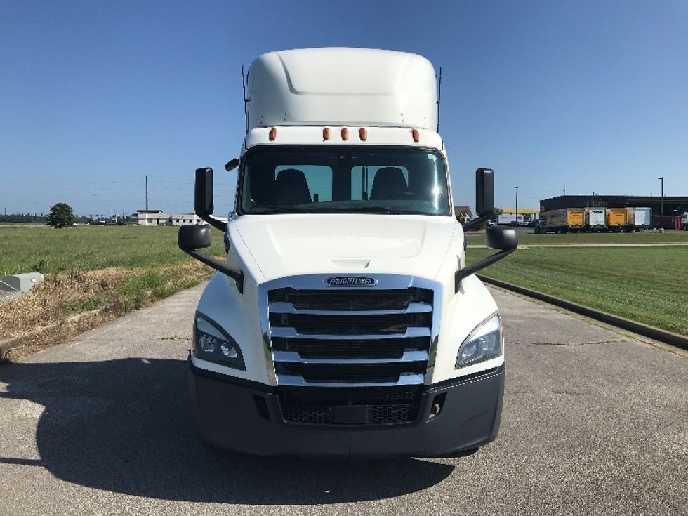 Day Cab Tractor-Heavy Duty Tractors-Freightliner-2020-T12664ST-Evansville-IN-631,286\n\t\tmiles-$ 35,000 - Image 2