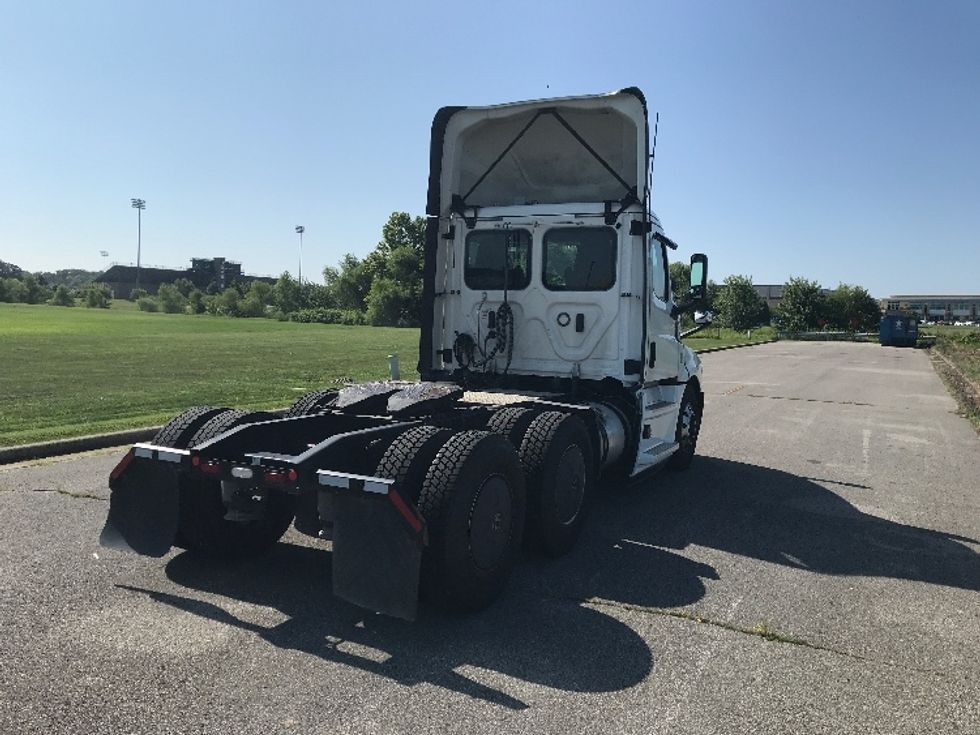 Day Cab Tractor-Heavy Duty Tractors-Freightliner-2020-T12664ST-Evansville-IN-631,286\n\t\tmiles-$ 35,000 - Image 7
