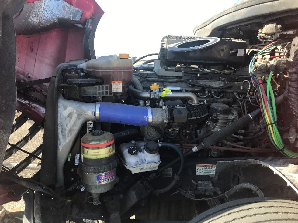 Day Cab Tractor-Heavy Duty Tractors-Freightliner-2020-T12664ST-Evansville-IN-669,421\n\t\tmiles-$ 30,750 - Image 16