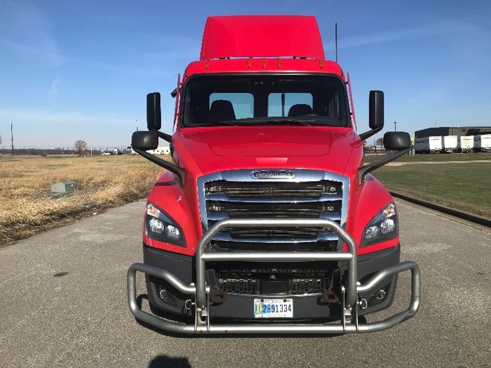 Day Cab Tractor-Heavy Duty Tractors-Freightliner-2020-T12664ST-Evansville-IN-669,421\n\t\tmiles-$ 30,750 - Image 2