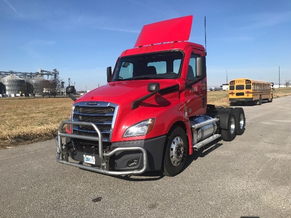 Day Cab Tractor-Heavy Duty Tractors-Freightliner-2020-T12664ST-Evansville-IN-669,421\n\t\tmiles-$ 30,750 - Image 3