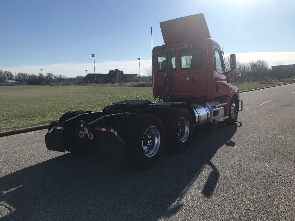 Day Cab Tractor-Heavy Duty Tractors-Freightliner-2020-T12664ST-Evansville-IN-669,421\n\t\tmiles-$ 30,750 - Image 7