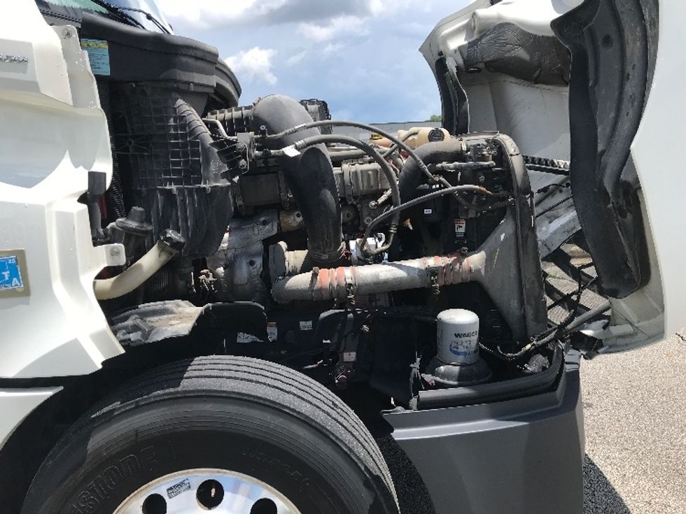 Day Cab Tractor-Heavy Duty Tractors-Freightliner-2020-T12664ST-Evansville-IN-693,353\n\t\tmiles-$ 29,750 - Image 15