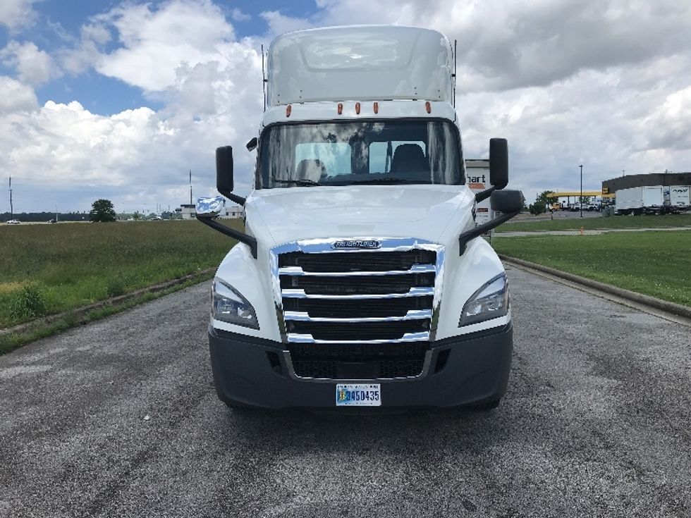Day Cab Tractor-Heavy Duty Tractors-Freightliner-2020-T12664ST-Evansville-IN-693,353\n\t\tmiles-$ 29,750 - Image 2