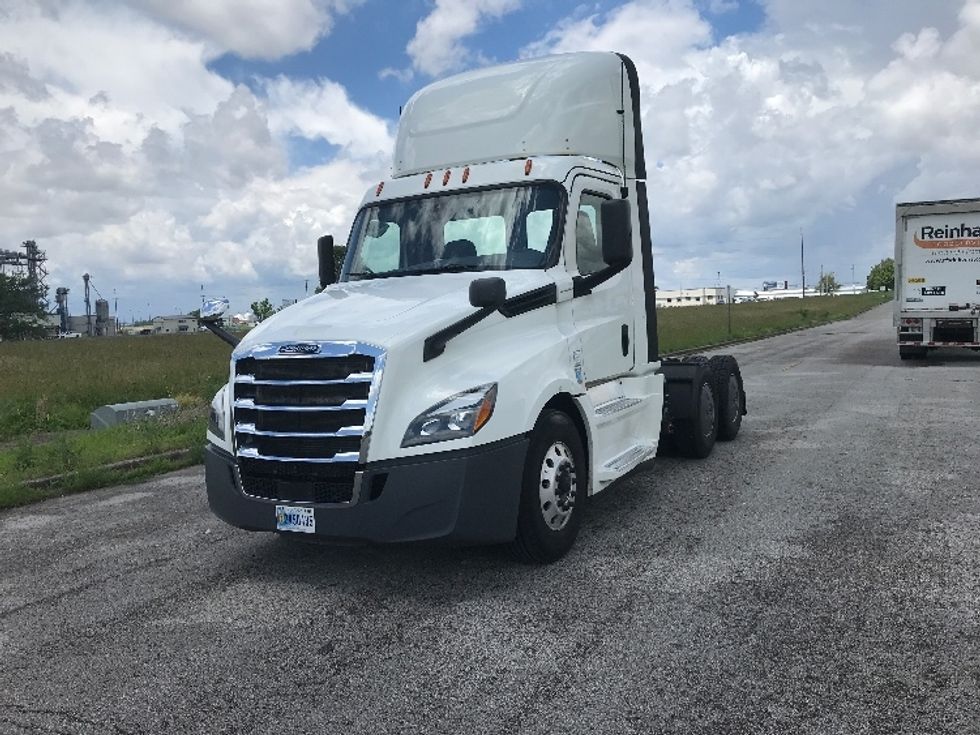 Day Cab Tractor-Heavy Duty Tractors-Freightliner-2020-T12664ST-Evansville-IN-693,353\n\t\tmiles-$ 29,750 - Image 3