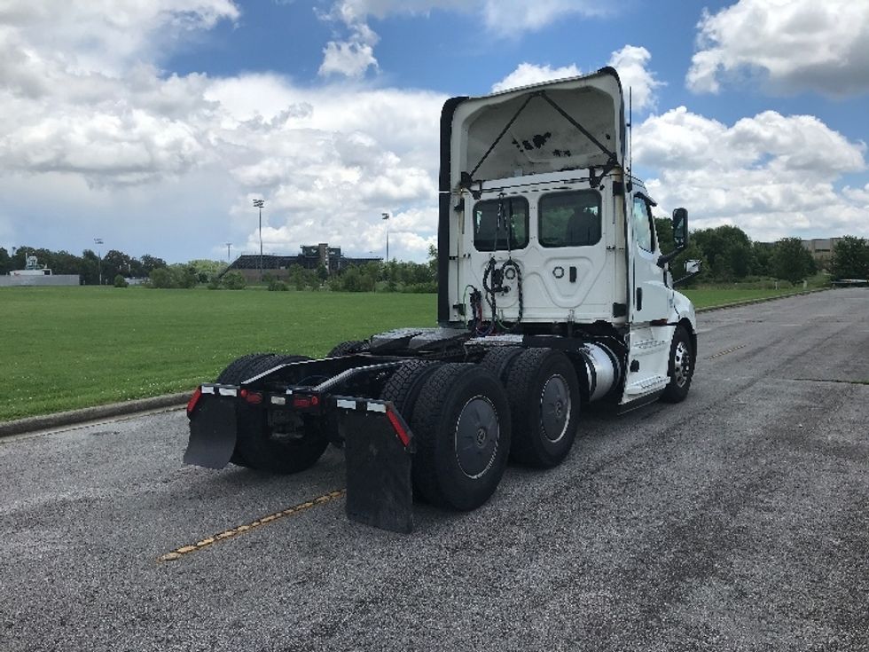Day Cab Tractor-Heavy Duty Tractors-Freightliner-2020-T12664ST-Evansville-IN-693,353\n\t\tmiles-$ 29,750 - Image 7