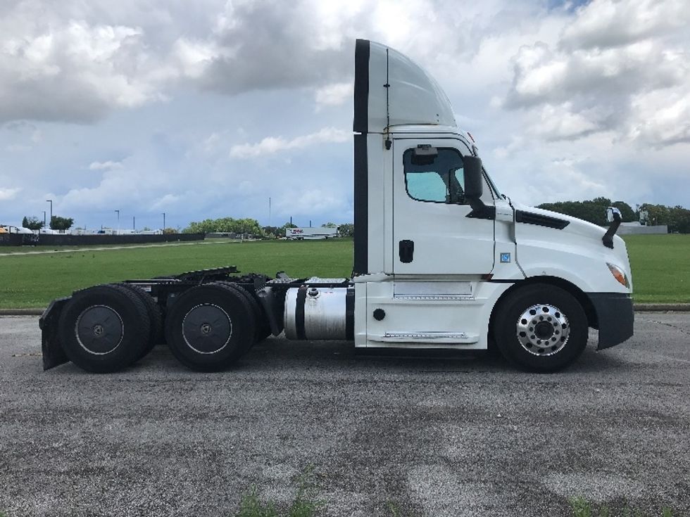 Day Cab Tractor-Heavy Duty Tractors-Freightliner-2020-T12664ST-Evansville-IN-693,353\n\t\tmiles-$ 29,750 - Image 8