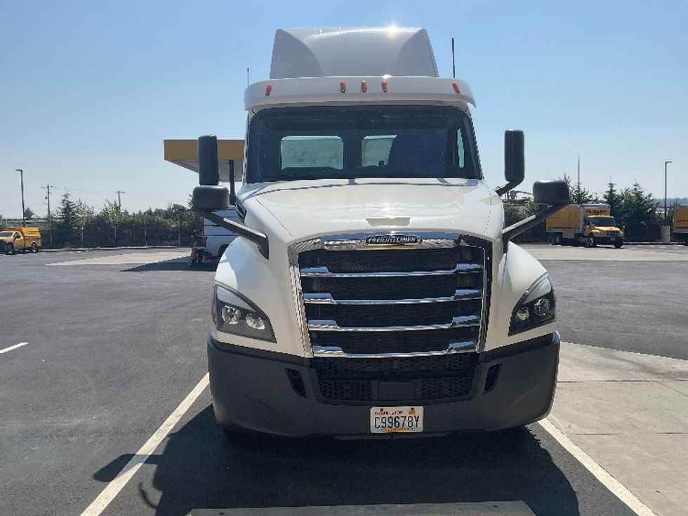 Day Cab Tractor-Heavy Duty Tractors-Freightliner-2020-T12664ST-Everett-WA-558,357\n\t\tmiles-$ 40,000 - Image 2