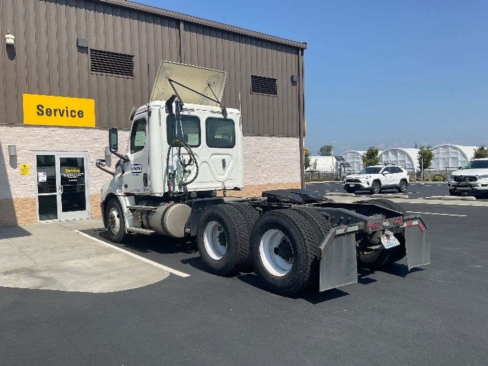 Day Cab Tractor-Heavy Duty Tractors-Freightliner-2020-T12664ST-Everett-WA-558,357\n\t\tmiles-$ 40,000 - Image 5
