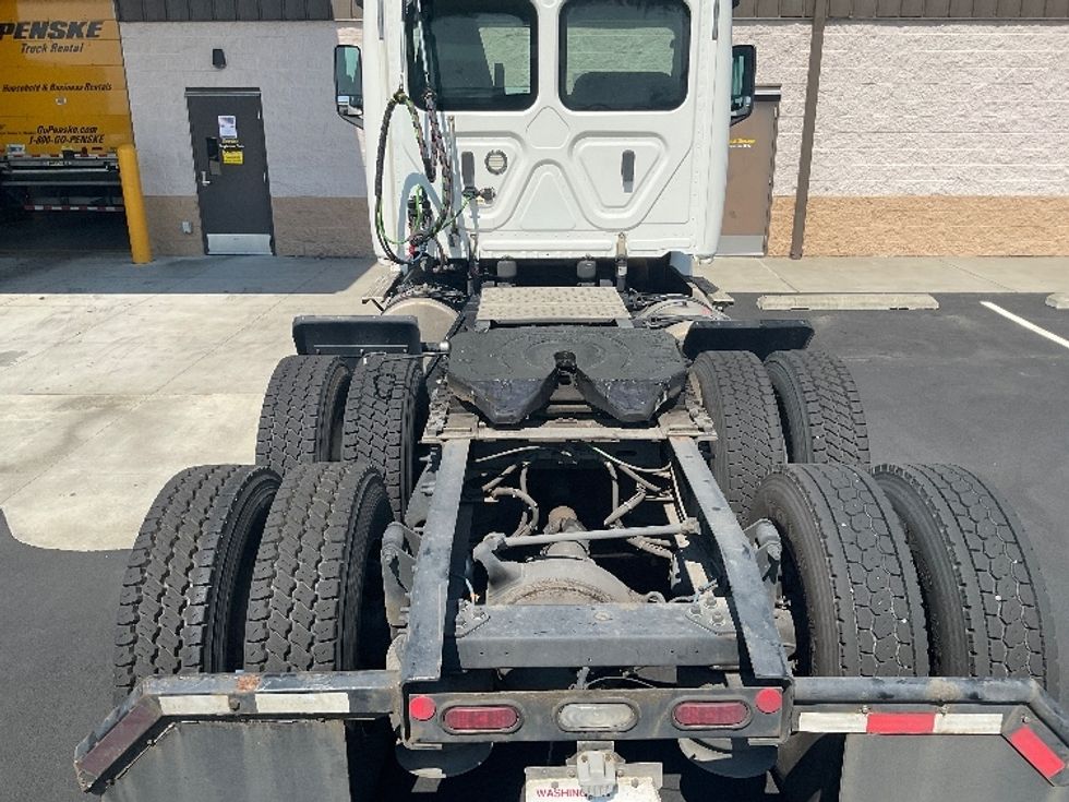 Day Cab Tractor-Heavy Duty Tractors-Freightliner-2020-T12664ST-Everett-WA-558,357\n\t\tmiles-$ 40,000 - Image 6