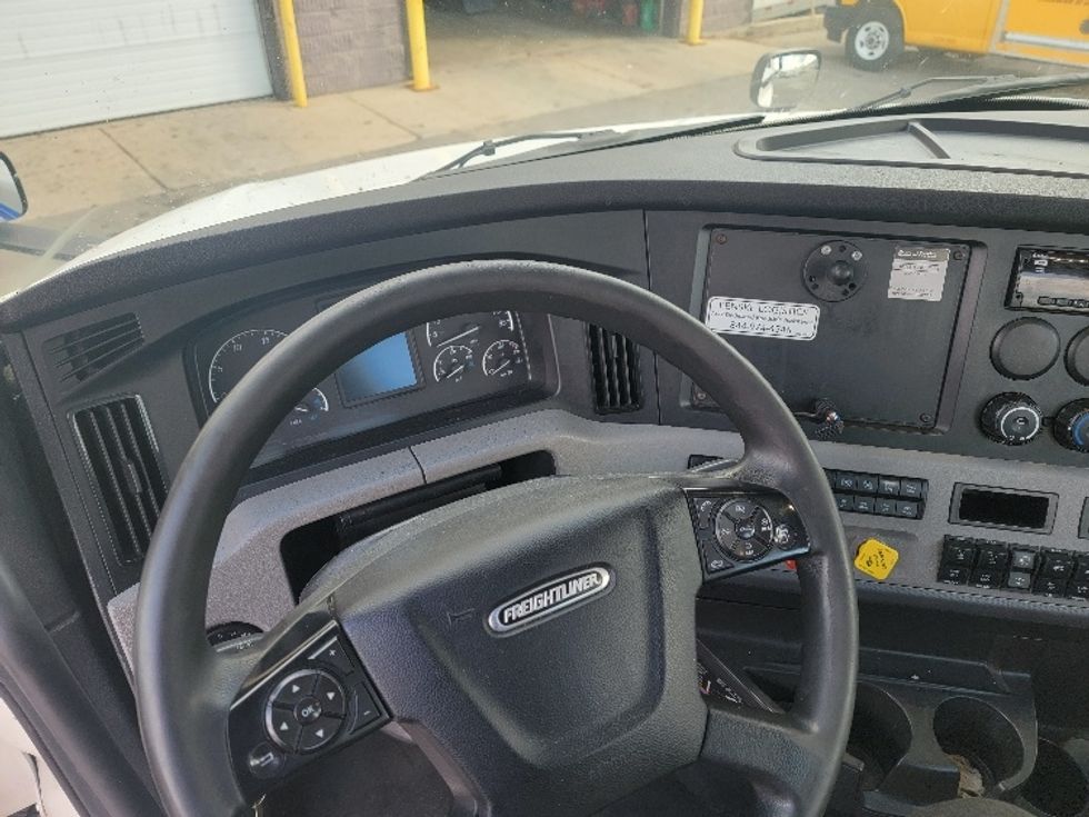 Day Cab Tractor-Heavy Duty Tractors-Freightliner-2020-T12664ST-Faribault-MN-650,486\n\t\tmiles-$ 33,250 - Image 11