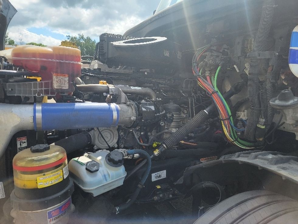 Day Cab Tractor-Heavy Duty Tractors-Freightliner-2020-T12664ST-Faribault-MN-650,486\n\t\tmiles-$ 33,250 - Image 16