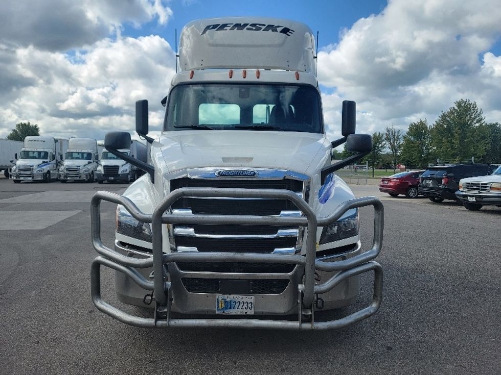 Day Cab Tractor-Heavy Duty Tractors-Freightliner-2020-T12664ST-Faribault-MN-650,486\n\t\tmiles-$ 33,250 - Image 2
