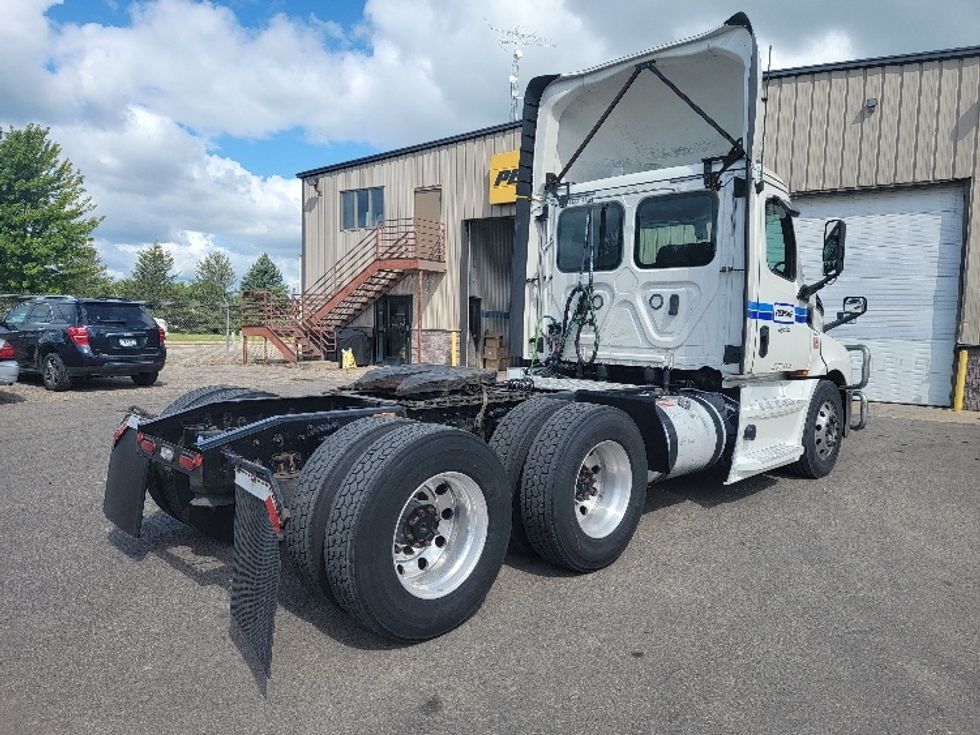 Day Cab Tractor-Heavy Duty Tractors-Freightliner-2020-T12664ST-Faribault-MN-650,486\n\t\tmiles-$ 33,250 - Image 7