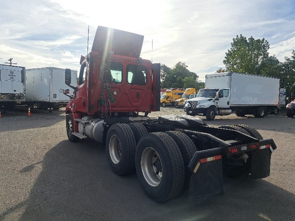 Day Cab Tractor-Heavy Duty Tractors-Freightliner-2020-T12664ST-Fitchburg-MA-210,501\n\t\tmiles-$ 54,500 - Image 5