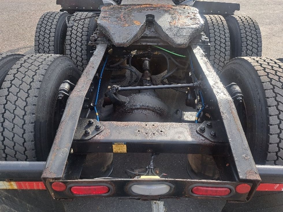 Day Cab Tractor-Heavy Duty Tractors-Freightliner-2020-T12664ST-Fitchburg-MA-210,501\n\t\tmiles-$ 54,500 - Image 6