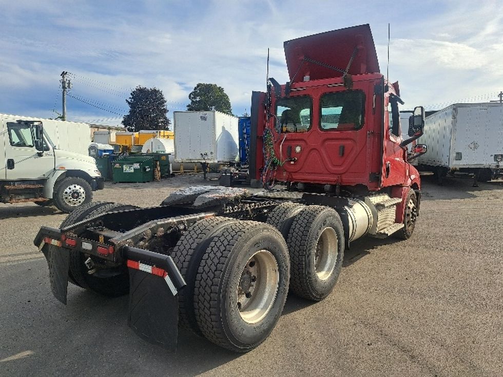 Day Cab Tractor-Heavy Duty Tractors-Freightliner-2020-T12664ST-Fitchburg-MA-210,501\n\t\tmiles-$ 54,500 - Image 7