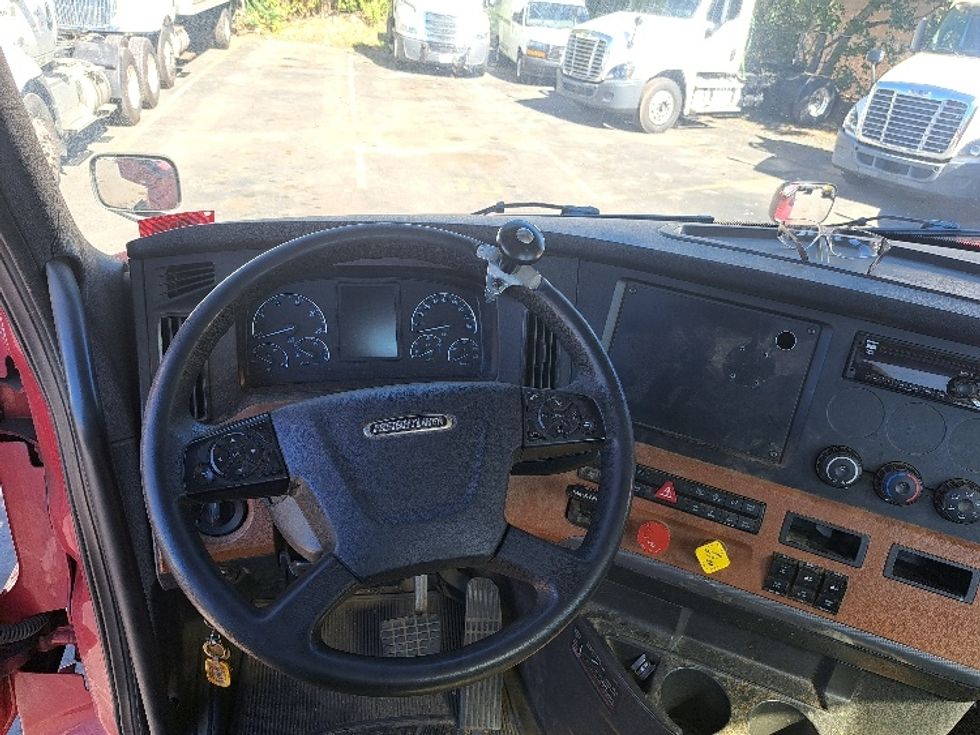 Day Cab Tractor-Heavy Duty Tractors-Freightliner-2020-T12664ST-Fitchburg-MA-279,986\n\t\tmiles-$ 50,750 - Image 11