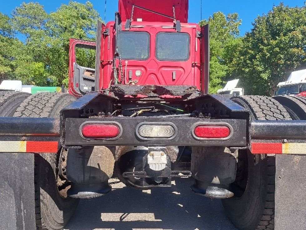 Day Cab Tractor-Heavy Duty Tractors-Freightliner-2020-T12664ST-Fitchburg-MA-279,986\n\t\tmiles-$ 50,750 - Image 17