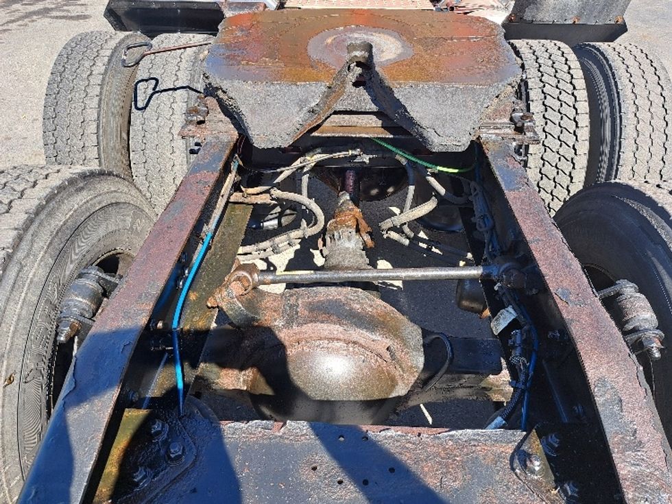 Day Cab Tractor-Heavy Duty Tractors-Freightliner-2020-T12664ST-Fitchburg-MA-279,986\n\t\tmiles-$ 50,750 - Image 6