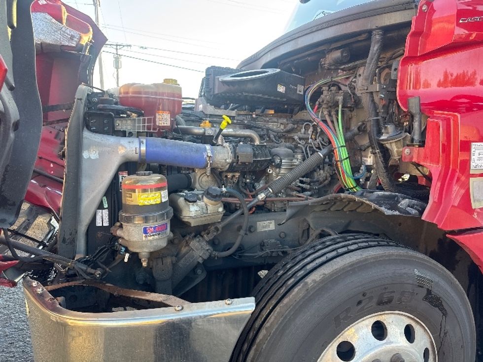 Day Cab Tractor-Heavy Duty Tractors-Freightliner-2020-T12664ST-Fitchburg-MA-317,557\n\t\tmiles-$ 49,000 - Image 16